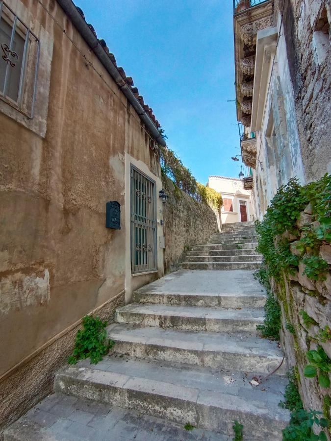 A Casa Di Sveva Modica Exterior foto